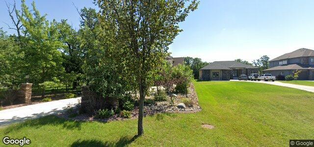 242 Oak Forest Crescent（加拿大曼尼托巴省温尼伯市）房屋照片