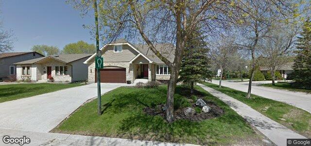 Photo of 2 Harrogate Bay in Winnipeg, Manitoba