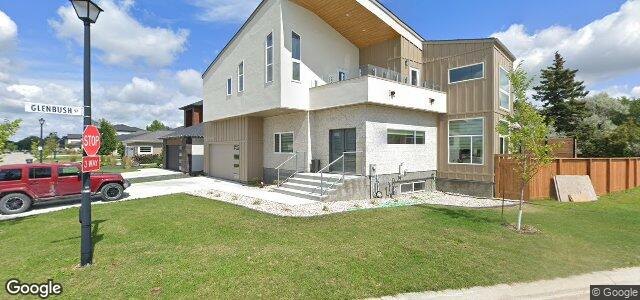 Photo of 449 Scotswood Drive S in Winnipeg, Manitoba
