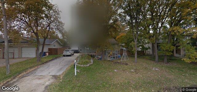 666 Charleswood Road（加拿大曼尼托巴省温尼伯市）房屋照片