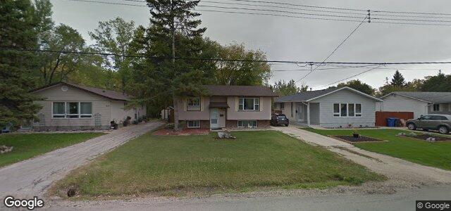 Photo of 817 Charleswood Road in Winnipeg, Manitoba
