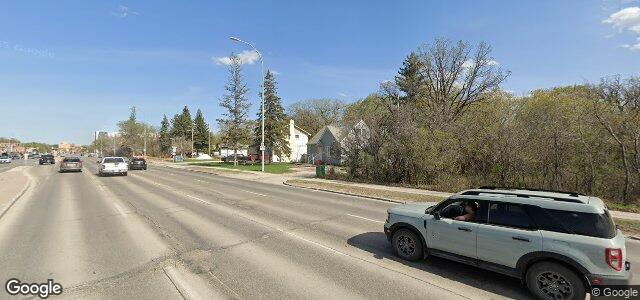 2214 Portage Avenue（加拿大曼尼托巴省溫尼伯市）房屋照片