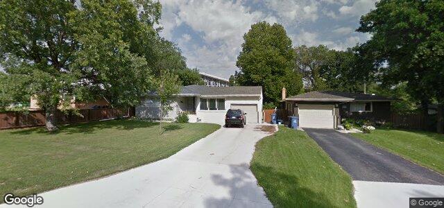 2418 Assiniboine Crescent（加拿大曼尼托巴省温尼伯市）房屋照片