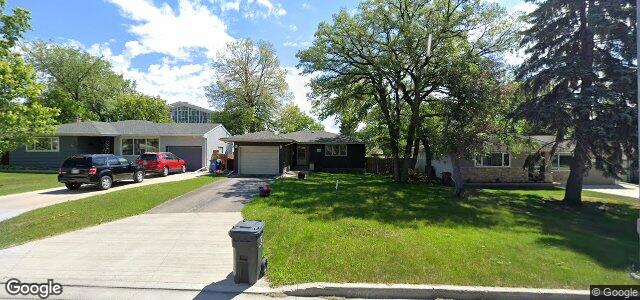 2420 Assiniboine Crescent（加拿大曼尼托巴省温尼伯市）房屋照片