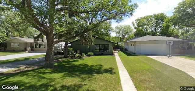 Photo of 2424 Assiniboine Crescent in Winnipeg, Manitoba