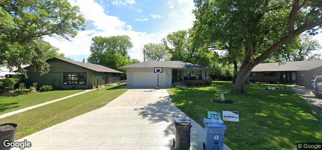 2426 Assiniboine Crescent（加拿大曼尼托巴省温尼伯市）房屋照片