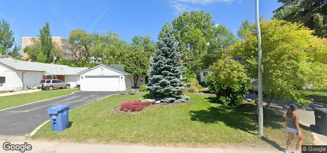 2437 Assiniboine Crescent（加拿大曼尼托巴省温尼伯市）房屋照片