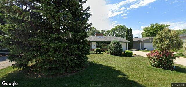 2446 Assiniboine Crescent（加拿大曼尼托巴省温尼伯市）房屋照片