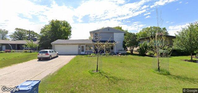 2454 Assiniboine Crescent（加拿大曼尼托巴省温尼伯市）房屋照片