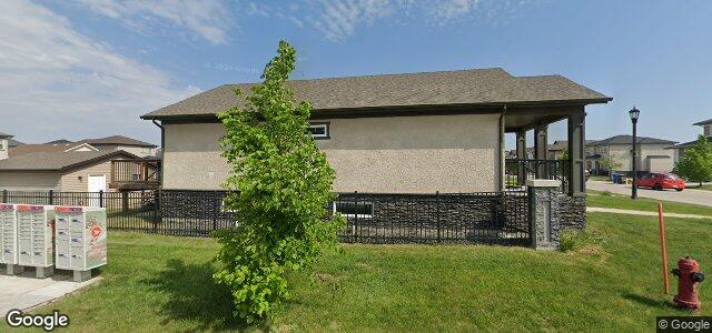 203 Brookfield Crescent（加拿大曼尼托巴省温尼伯市）房屋照片