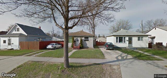 Photo of 1974 Bannatyne Avenue W in Winnipeg, Manitoba