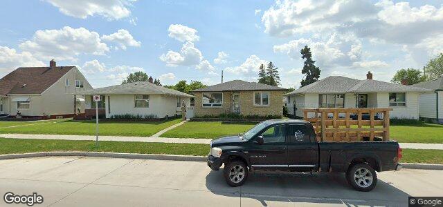 Photo of 1010 Mountain Avenue in Winnipeg, Manitoba