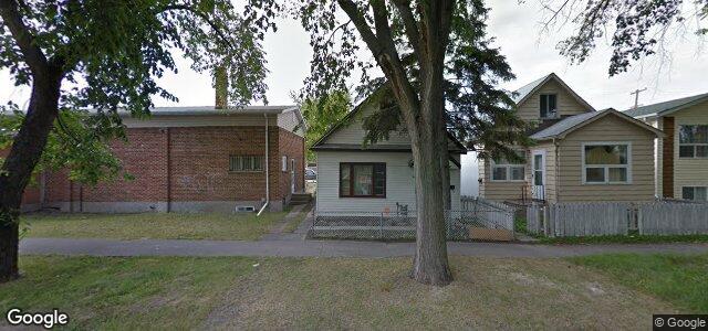 Photo of 810 Boyd Avenue in Winnipeg, Manitoba