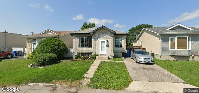 Photo of 936 Mcmeans Avenue E in Winnipeg, Manitoba