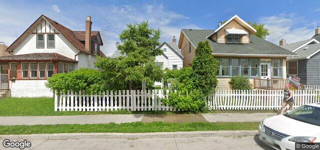 Photo of 165 Harbison Avenue W in Winnipeg, Manitoba