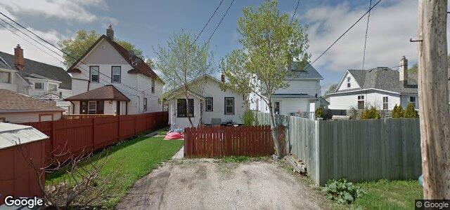 Photo of 239 Larsen Avenue in Winnipeg, Manitoba