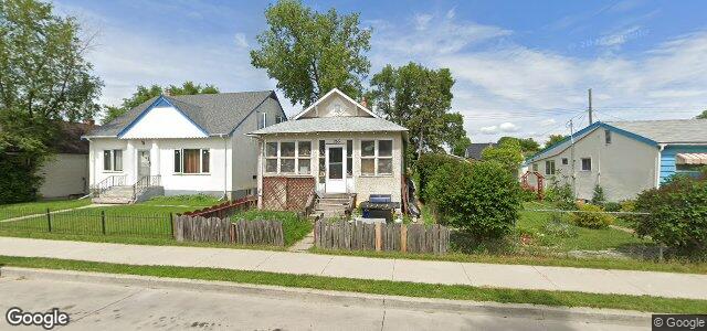 Photo of 265 Harbison Avenue W in Winnipeg, Manitoba