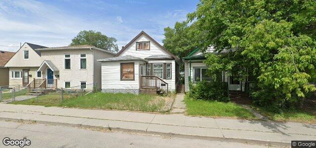 Photo of 373 Harbison Avenue W in Winnipeg, Manitoba