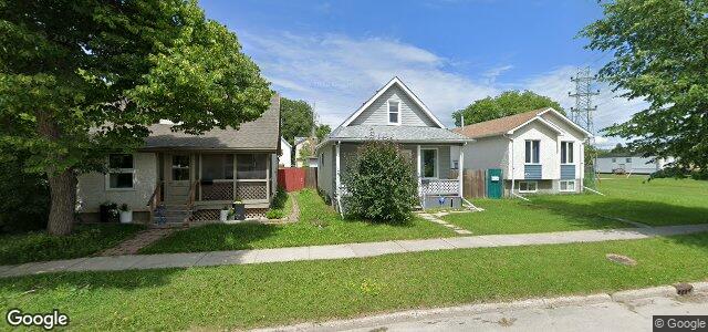 Photo of 411 Larsen Avenue in Winnipeg, Manitoba