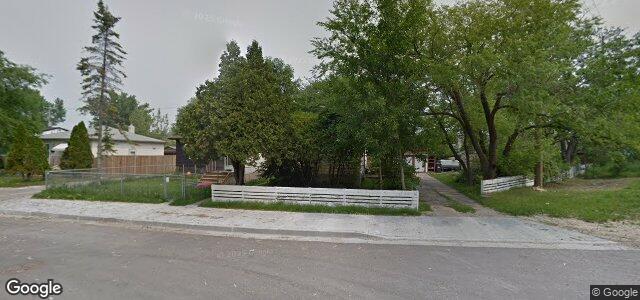 Photo of 549 Harbison Avenue W in Winnipeg, Manitoba