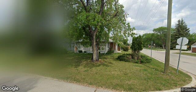 Photo of 2 Bathgate Bay in Winnipeg, Manitoba