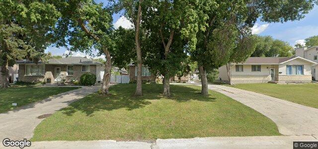 107 Risbey Crescent（加拿大曼尼托巴省温尼伯市）房屋照片