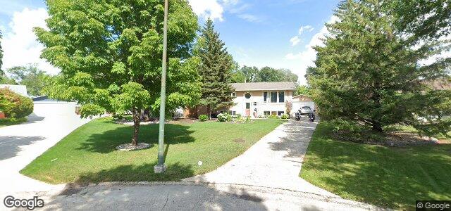 203 Risbey Crescent（加拿大曼尼托巴省温尼伯市）房屋照片