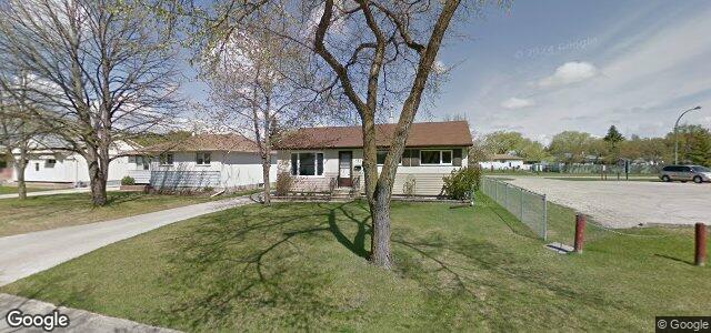 Photo of 332 Highcliff Bay in Winnipeg, Manitoba