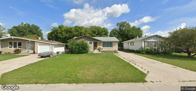 35 Risbey Crescent（加拿大曼尼托巴省温尼伯市）房屋照片