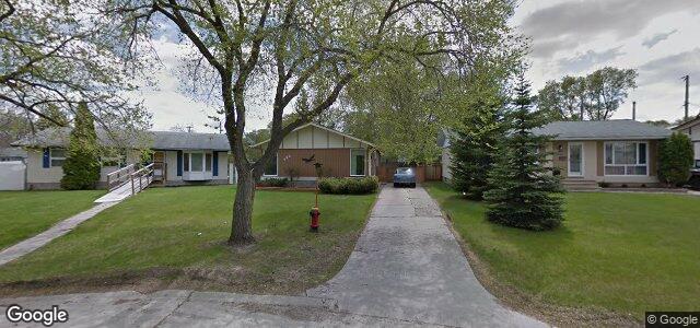 Larawan ng 360 Hillary Crescent sa Winnipeg, Manitoba