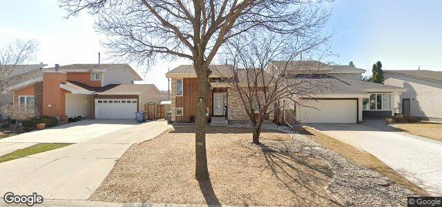 Photo of 116 Queensbury Bay in Winnipeg, Manitoba