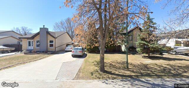 Photo of 135 Kennington Bay in Winnipeg, Manitoba