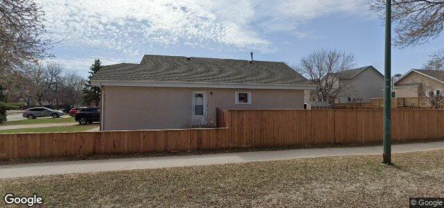 2 Simon Drive（加拿大曼尼托巴省温尼伯市）房屋照片