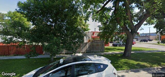 423 Flora Avenue（加拿大曼尼托巴省温尼伯市）房屋照片