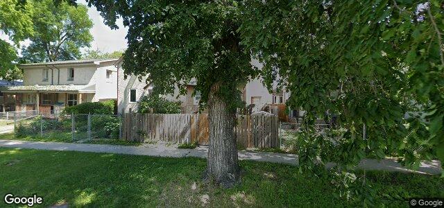 439 Flora Avenue（加拿大曼尼托巴省温尼伯市）房屋照片