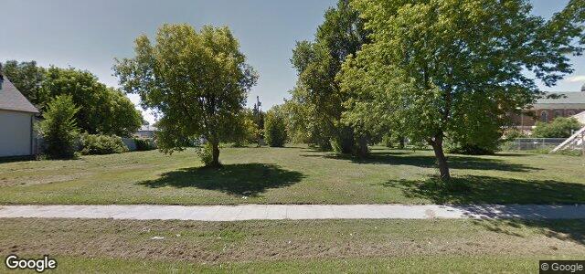 558 Flora Avenue（加拿大曼尼托巴省温尼伯市）房屋照片