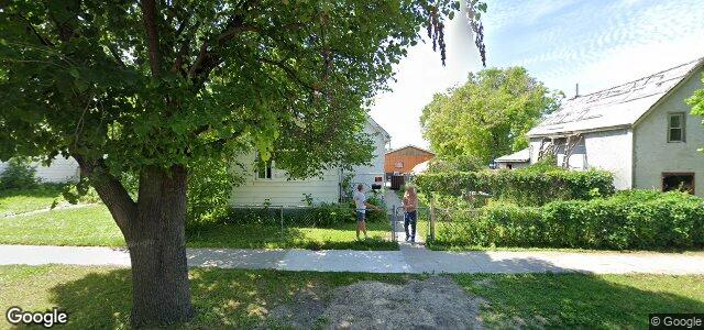 704 Stella Avenue（加拿大曼尼托巴省温尼伯市）房屋照片