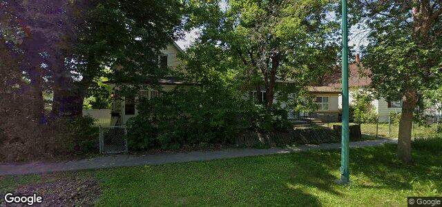 Photo of 830 Flora Avenue in Winnipeg, Manitoba