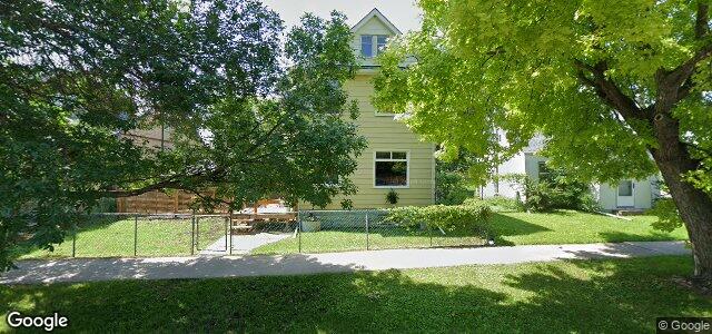 Photo of 858 Flora Avenue in Winnipeg, Manitoba