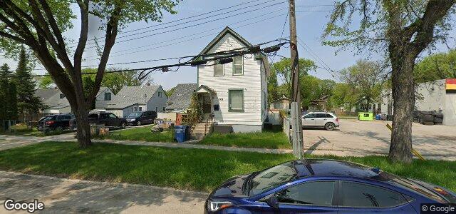 Photo of 669 Scotland Avenue in Winnipeg, Manitoba