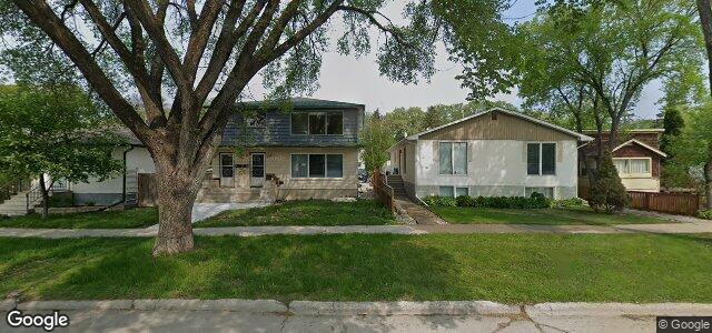 Photo of 689 Lorette Avenue in Winnipeg, Manitoba