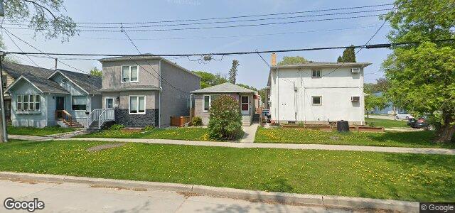 Larawan ng 709 Scotland Avenue sa Winnipeg, Manitoba