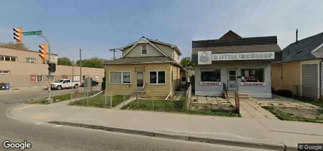 Photo of 951 Nairn Avenue in Winnipeg, Manitoba