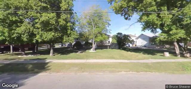 858 Elmhurst Road（加拿大曼尼托巴省温尼伯市）房屋照片