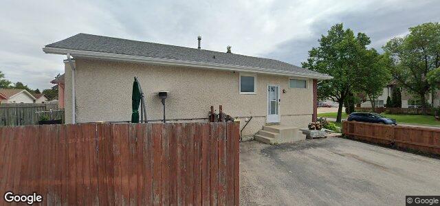 Larawan ng 37 Mapleridge Avenue sa Winnipeg, Manitoba
