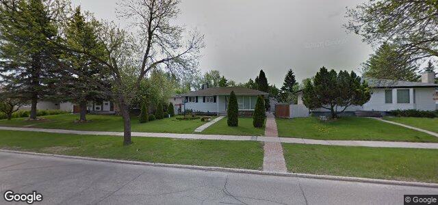 Photo of 611 Dalhousie Drive in Winnipeg, Manitoba