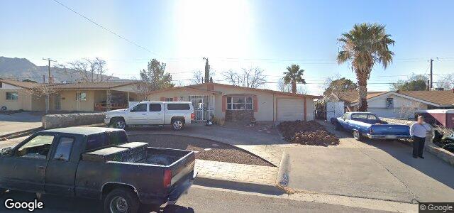 Photo of 320 Crestmont Drive in Winnipeg, Manitoba