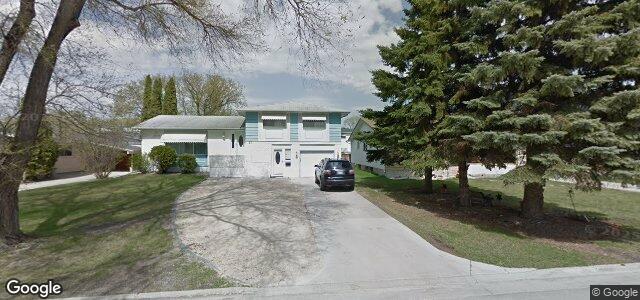 27 Montcalm Crescent（加拿大曼尼托巴省温尼伯市）房屋照片