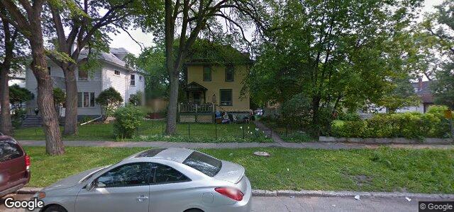 Photo of 121 Harbison Avenue W in Winnipeg, Manitoba