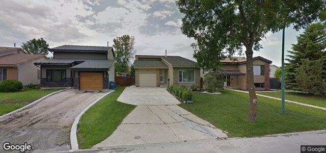 18 Filbert Crescent（加拿大曼尼托巴省温尼伯市）房屋照片